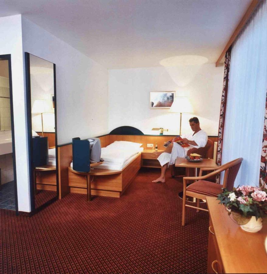 Parkhotel Zur Klause บาดฮัลล์ ภายนอก รูปภาพ