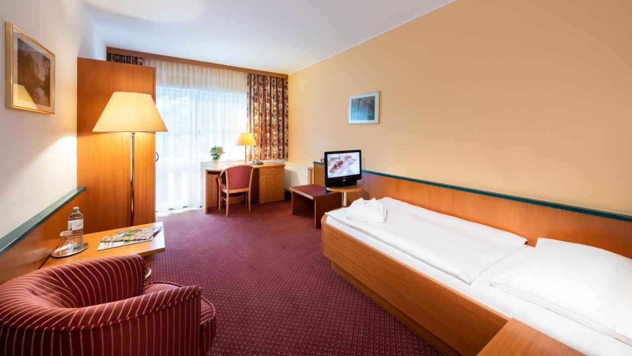 Parkhotel Zur Klause บาดฮัลล์ ภายนอก รูปภาพ