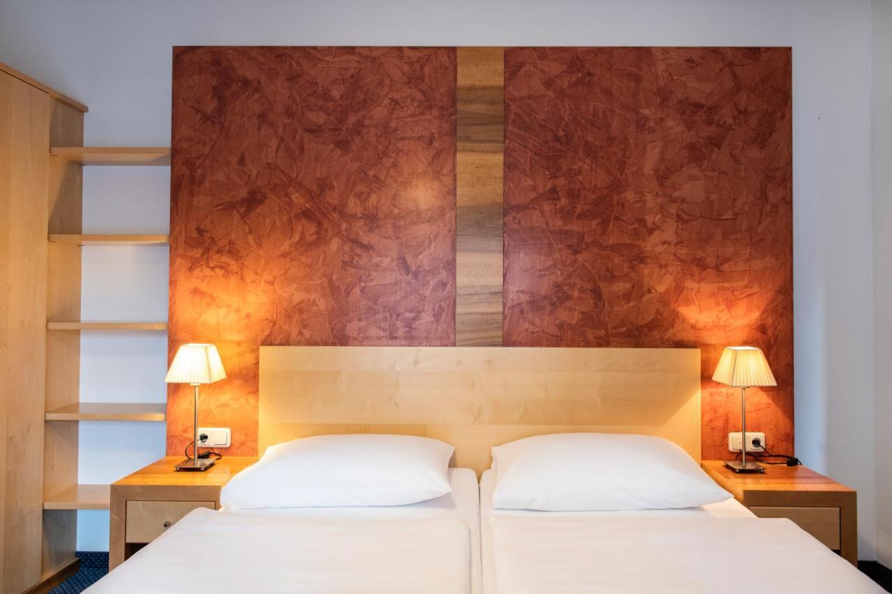 Parkhotel Zur Klause บาดฮัลล์ ภายนอก รูปภาพ