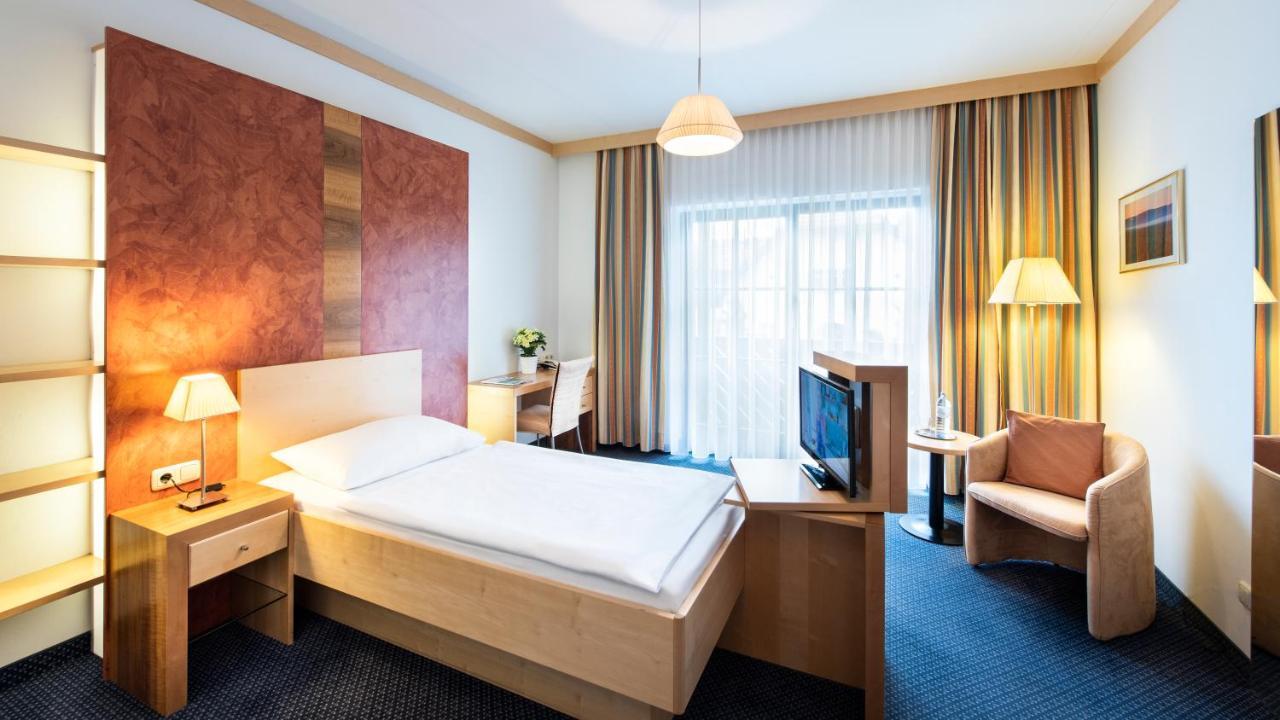 Parkhotel Zur Klause บาดฮัลล์ ภายนอก รูปภาพ