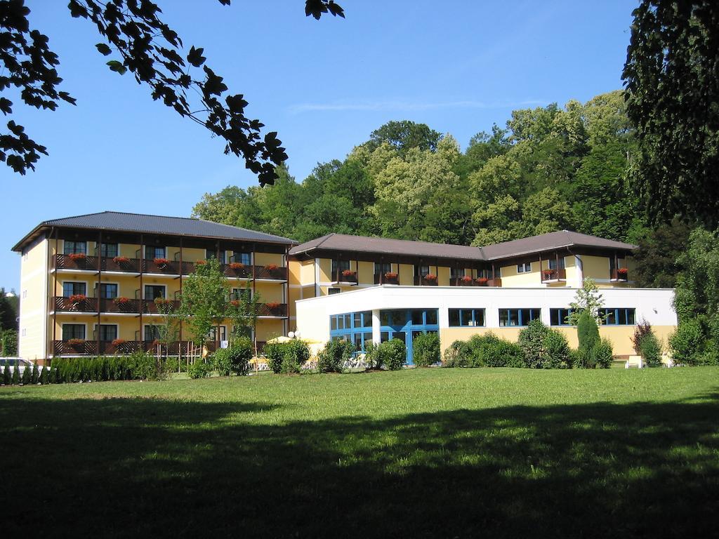 Parkhotel Zur Klause บาดฮัลล์ ภายนอก รูปภาพ
