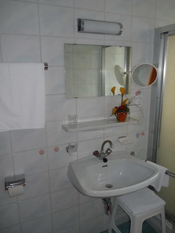 Parkhotel Zur Klause บาดฮัลล์ ภายนอก รูปภาพ